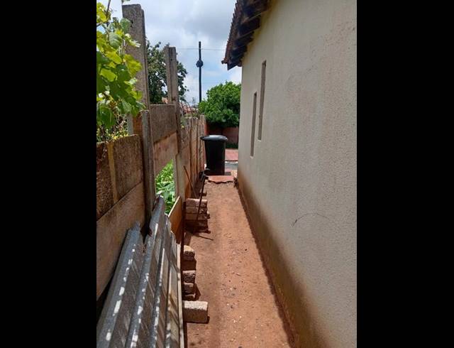 3 BEDROOM HOUSE FOR SALE IN KAGISO